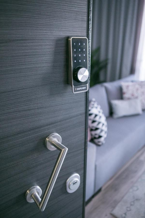 Sts Eight 7 New Luxury Apartment Thessaloniki Exterior photo